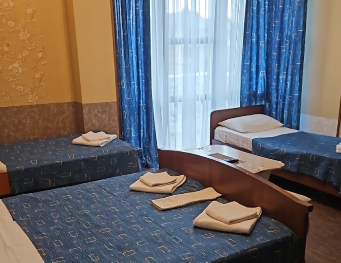 Стандарт 4 местный 1 комнатный стандарт - Отель «Золотая вилла Бугенвиллия» Гагра